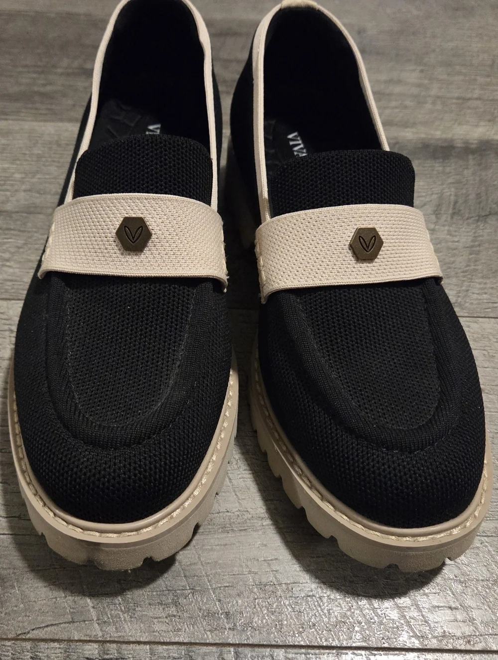 Vivaia - Round-Toe Platform Chunky Heel Loafers SIZE: 38.5